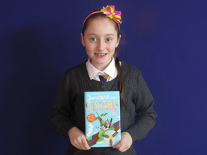 Faye Year 5 My favourite book is Grandpa's Great Escape by David Walliams. I like this book because it is funny and interesting. 